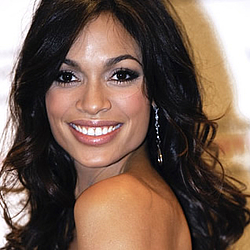 Rosario Dawson feels “fat and old”