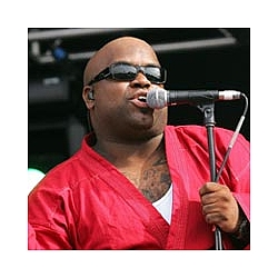 Cee Lo Green Beating Robbie Williams And Gary Barlow For UK Number One