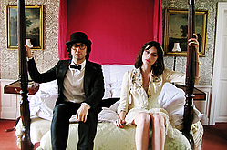 Sean Lennon Forms New Band with Girlfriend, Goes &#039;Acoustic&#039;
