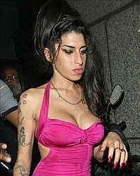 Amy Winehouse inspired by Elizabeth Taylor`s style