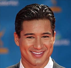 Mario Lopez still finds time to work out