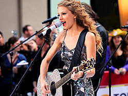 Taylor Swift Shines During &#039;Today&#039; Show Set