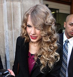 Taylor Swift not planning on giving song subjects a warning