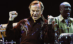 Neil Diamond closes 2010 Electric Proms with Lulu and Amy MacDonald