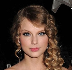 Taylor Swift sues former manager for suing her!