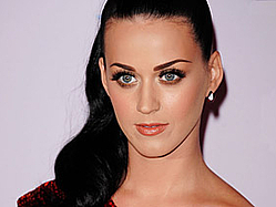 Katy Perry, Snooki Are Red Hot On EMA Purple Carpet
