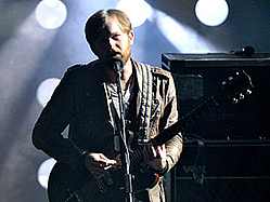 Kings Of Leon Get &#039;Radioactive&#039; On EMA Stage