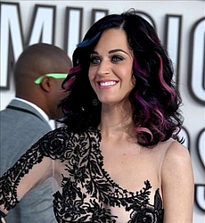 Katy Perry: `I`m a bitch without sleep`