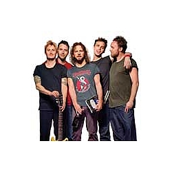 Pearl Jam celebrate twentieth anniversary with live disc