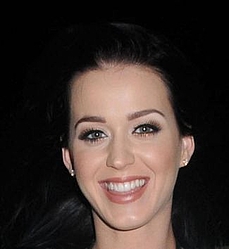 Katy Perry kept grounded by meeting UK`s inspirational teenagers