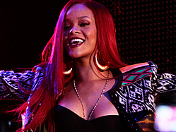 Rihanna Fans &#039;Obsessed&#039; With Singer After Her Times Square Concert