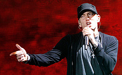 Eminem compares his drug addiction to Michael Jackson&#039;s