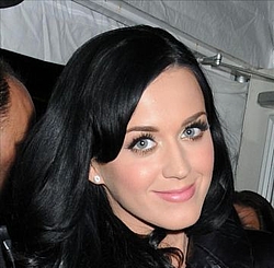 Katy Perry is `stress free` now she`s a married woman