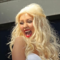 Christina Aguilera steps out with new man
