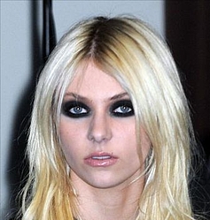 Taylor Momsen `not leaving Gossip Girl`