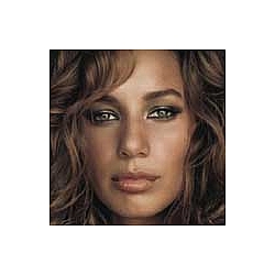 Leona Lewis has been attacked by cat