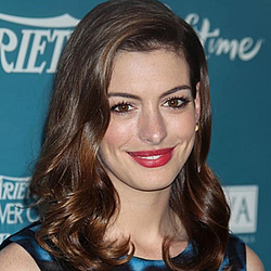 Anne Hathaway wants to star in a Shakespeare play