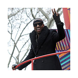 Kanye West Plays &#039;Lost In The World&#039; At Macy&#039;s Thanksgiving Day Parade