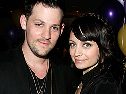 Nicole Richie, Joel Madden Marry