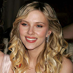 Scarlett Johansson and Reynolds confirm marriage split