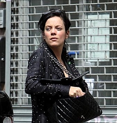 Lily Allen `engaged to Sam Cooper`