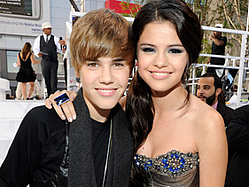 Justin Bieber, Selena Gomez Kissing Photo Is Fake, Rep Says