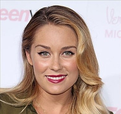 Lauren Conrad goes brunette