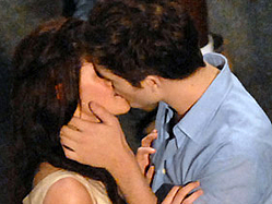 &#039;Breaking Dawn&#039; Bed Photo And Our Other Favorite &#039;Twilight&#039; First Looks