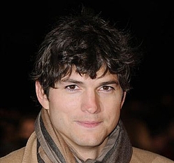 Ashton Kutcher: `I got tired of shooting sex scenes with Natalie Portman`