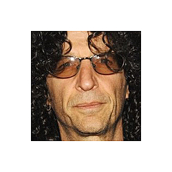 Howard Stern talks of almost quitting his radio show last year