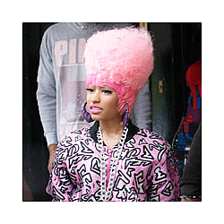 Nicki Minaj Chased By Police On London Sightseeing Tour
