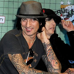 Tommy Lee keen on ‘crazy clown’ movie