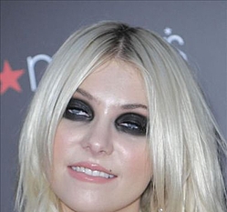 Taylor Momsen: `I thought sex was wrong`