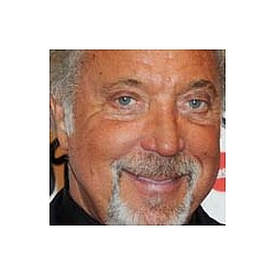Tom Jones to offer free CD in Mail on Sunday