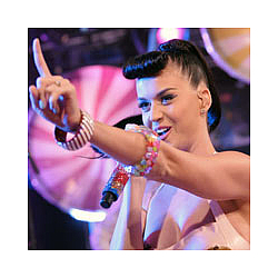 Katy Perry Reveals Wedding Pictures During Performance At Grammy Awards 2011