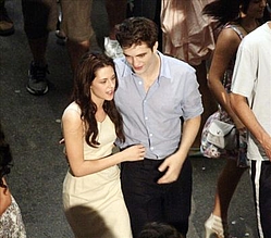 Robert Pattinson and Kristen Stewart planning secret wedding?