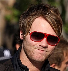 Brian McFadden escorted off Sydney flight for being `drunk and abusive`