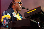 Stevie Wonder Signs, Seals, Delivers Hangout Fest Closer - GULF SHORES, Alabama — Every great festival needs a great headliner to help close things out. And &hellip;