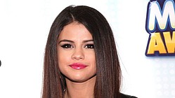 Selena Gomez turns 21, Bieber brings her a rose