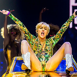 Miley Cyrus cancels European gigs, ahead of UK Bangerz live dates