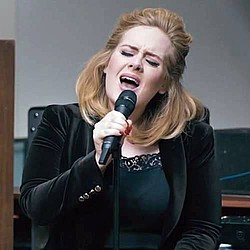 Adele impersonates Adele in front of Adele impersonators