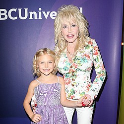 Dolly Parton dismisses cancer claims