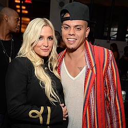 Ashlee Simpson ‘welcomes daughter’