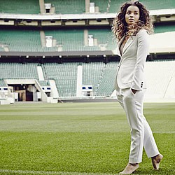 Ella Eyre to record England Rugby single