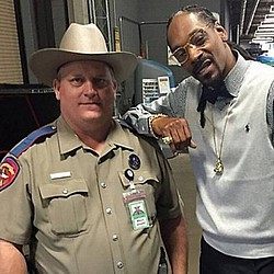 Snoop Dogg selfie gets Texas State Trooper disciplined