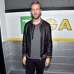 Calvin Harris &#039;flies Taylor Swift to Vegas&#039;