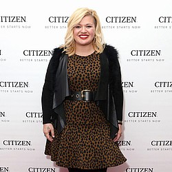 Kelly Clarkson: My baby laughs at her daddy