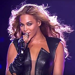 Beyonce denies rumours that Jay-Z is now her manager