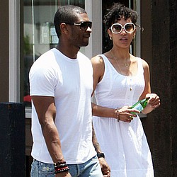 Usher &#039;engaged&#039;