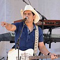 Brad Paisley loses bet - Brad Paisley lost big in a bet with rapper Ludacris. The country star apparently bet his fellow &hellip;